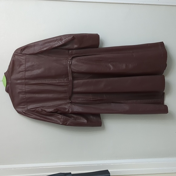 Avanti Burgundy Leather Coat - Picture 2 of 13